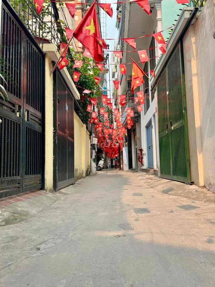 tin chuẩn . Trần Khát Chân 32m -5 tầng chỉ 6.59 tỷ cách 3 nhà ra ô tô