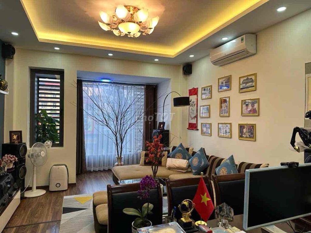tin chuẩn . Trần Khát Chân 32m -5 tầng chỉ 6.59 tỷ cách 3 nhà ra ô tô