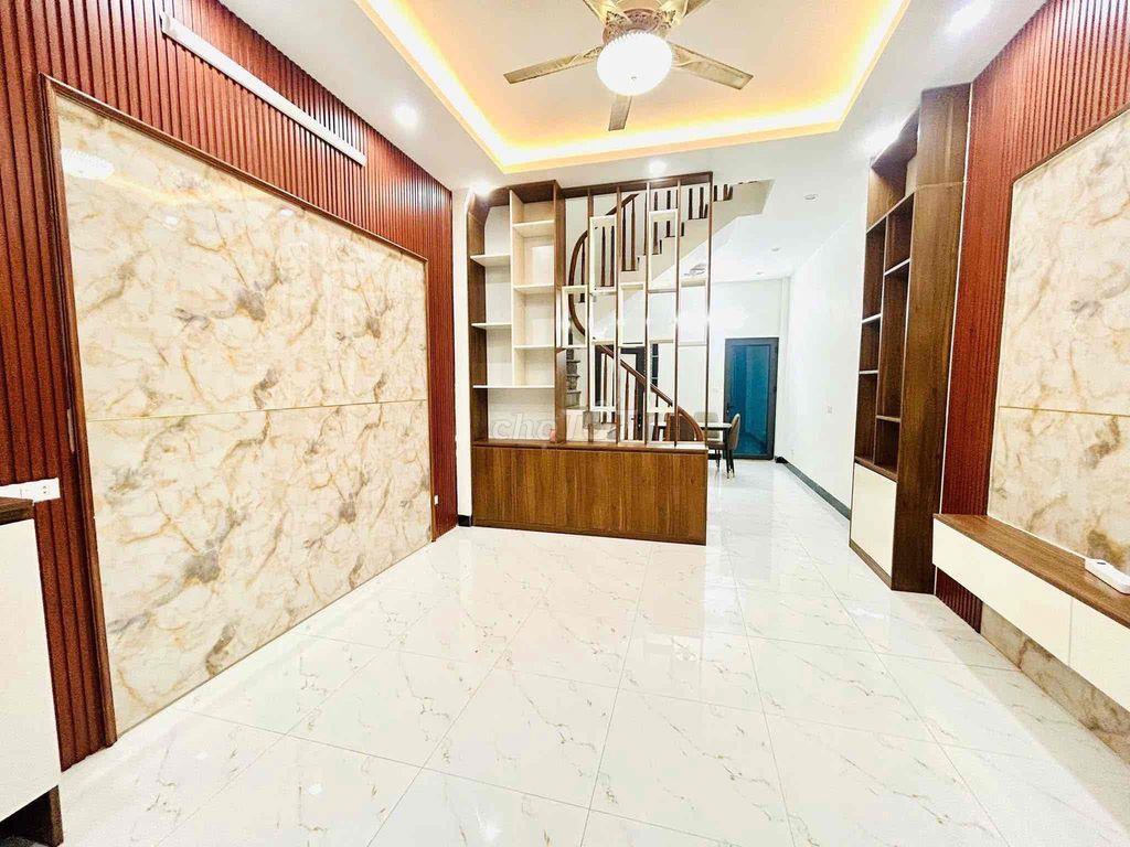víp quá . Trương Định 40m-3 ngủ -chỉ 6.85 tỷ ngõ thẳng tắp sân để xe