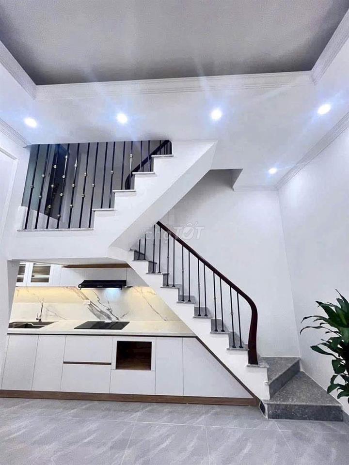 7 tỷ mua nhà phố Hoàng Mai, 1 nhà ra phố, nhà mới, full nội thất.