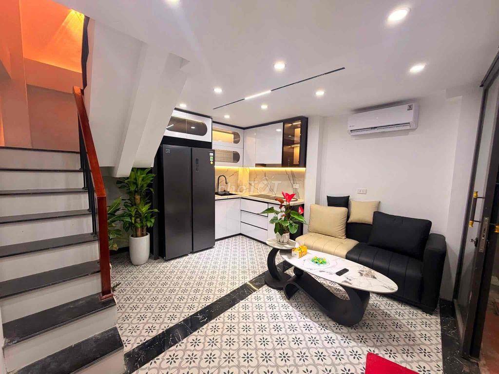 Bán nhà Bạch Mai cách phố 5m - dt 25m -5 tầng -3 ngủ .Gần Bách Kinh Xa