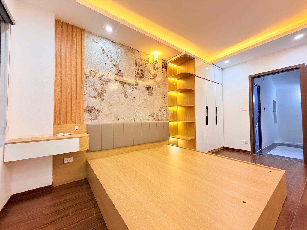 giảm sốc 600tr , phố Tây Trà ngõ ba gác gần ô tô 35m -3 ngủ có sân xe
