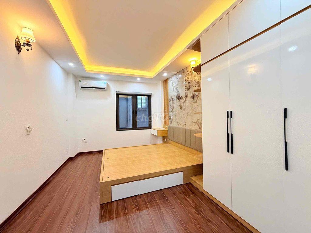 giảm sốc 600tr , phố Tây Trà ngõ ba gác gần ô tô 35m -3 ngủ có sân xe