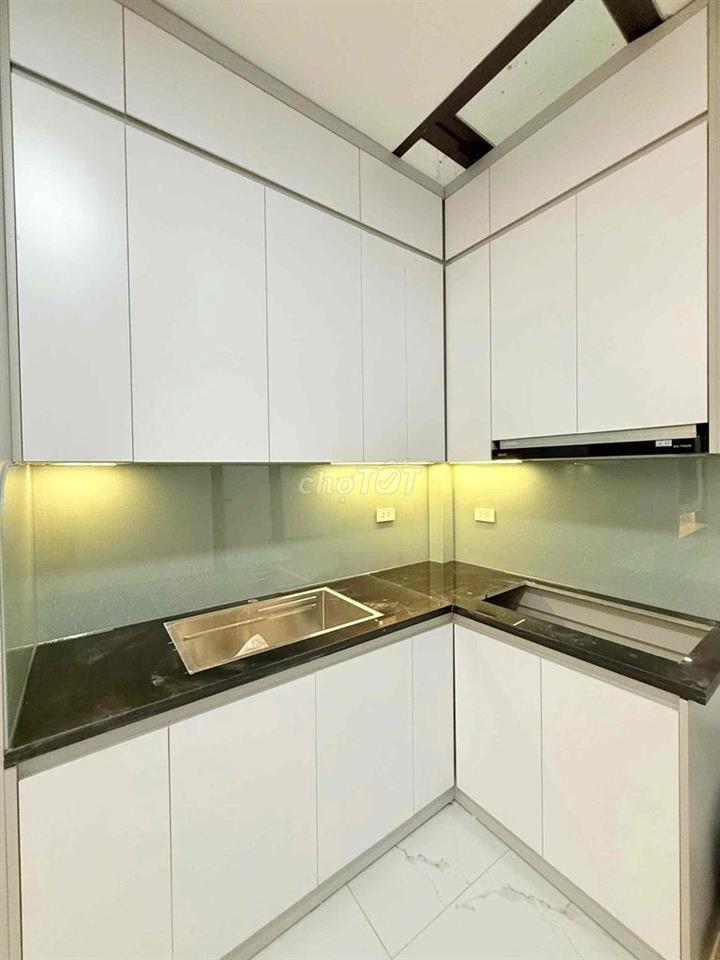 giảm sốc 600tr , phố Tây Trà ngõ ba gác gần ô tô 35m -3 ngủ có sân xe