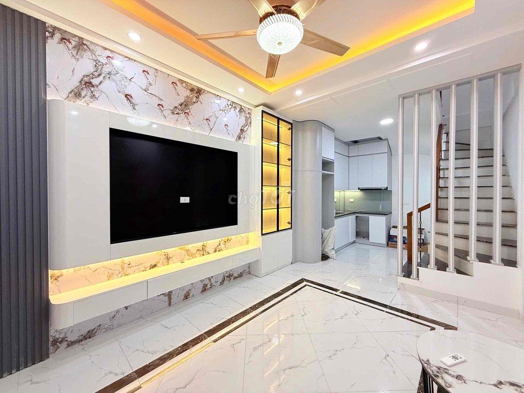 giảm sốc 600tr , phố Tây Trà ngõ ba gác gần ô tô 35m -3 ngủ có sân xe