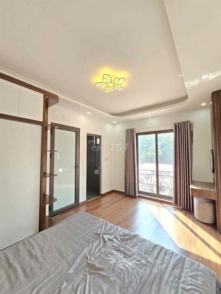 Siêu ngon . Lương Khánh Thiện nhà mới koong 40m ,5 tầng ,3 ngủ full nt