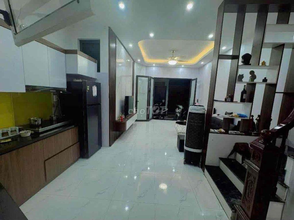 Rẻ quá .Trần Khát Chân 45m , lô góc 4 ngủ thoáng sáng  có chỗ để xe