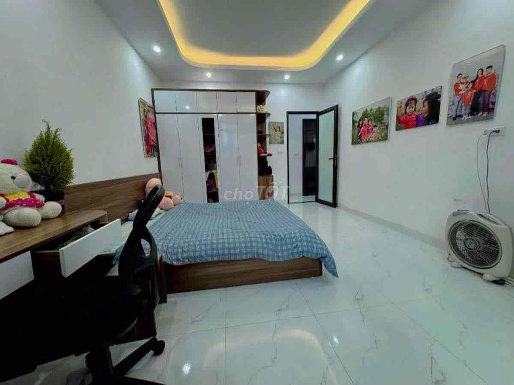 Rẻ quá .Trần Khát Chân 45m , lô góc 4 ngủ thoáng sáng  có chỗ để xe