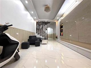 Hoàng Mai 40m ra ô tô tránh, ngõ thông, dân xây 46m2, sổ đẹp, ko quy h
