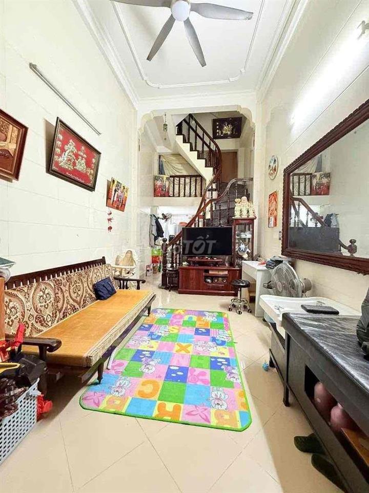 Siêu phẩm kinh doanh  phố Trương Định , 15m ra phố dân xây 5 tầng 3 ng