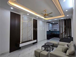 Bán nhà Trương Định 40m- cách bãi xe tô 30m ,bán kính 500m đủ tiện ich