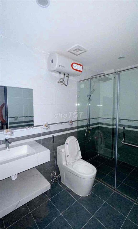 Bán nhà Trương Định 40m- cách bãi xe tô 30m ,bán kính 500m đủ tiện ich