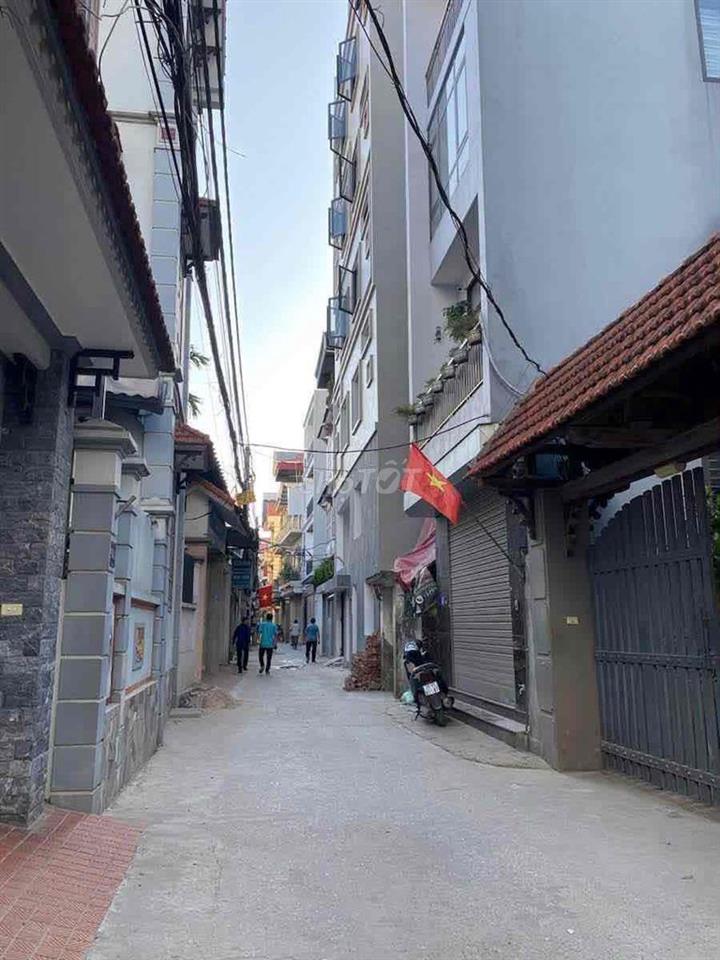 Bán mảnh đấy Yên sở view hồ , ko quy hoạch , ngõ ba gác cách ô tô 30m