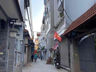 Bán mảnh đấy Yên sở view hồ , ko quy hoạch , ngõ ba gác cách ô tô 30m