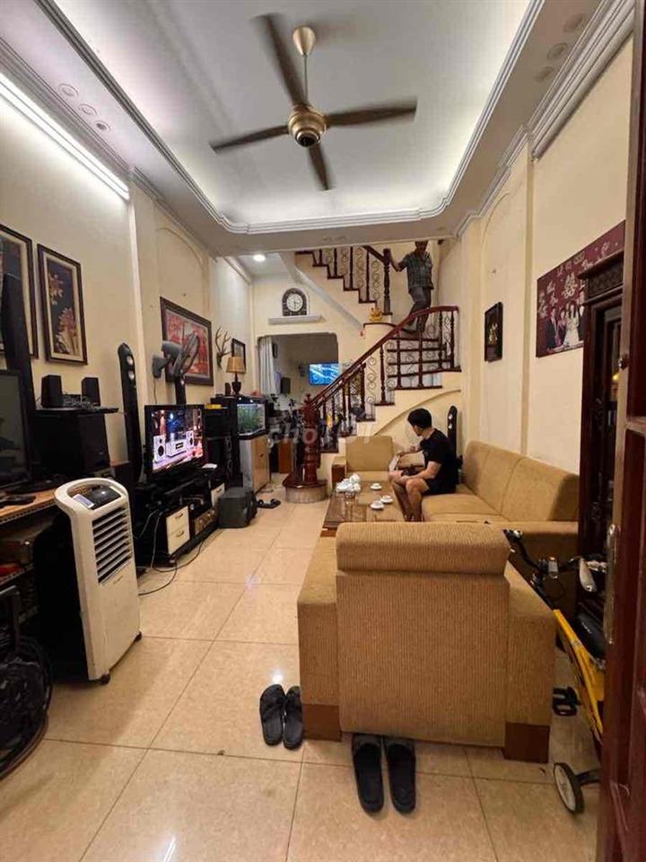 Siêu phẩm Trương Định 55m ngõ nông ,sân xe rộng chỉ 7.4 tỷ ở thoáng