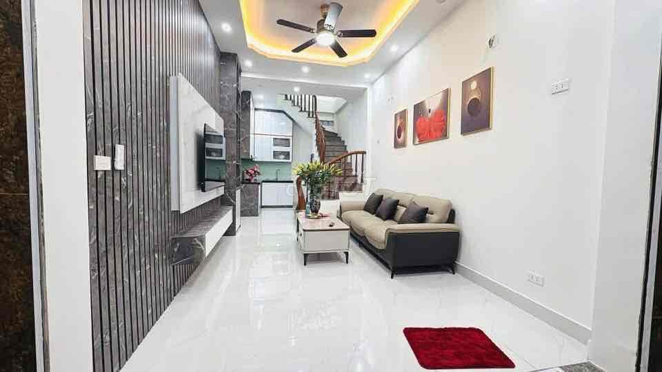 Bán nhà Hoàng Mai dân xây ngõ nông 38M-3 ngủ full nt , gần ô tô cạnh t