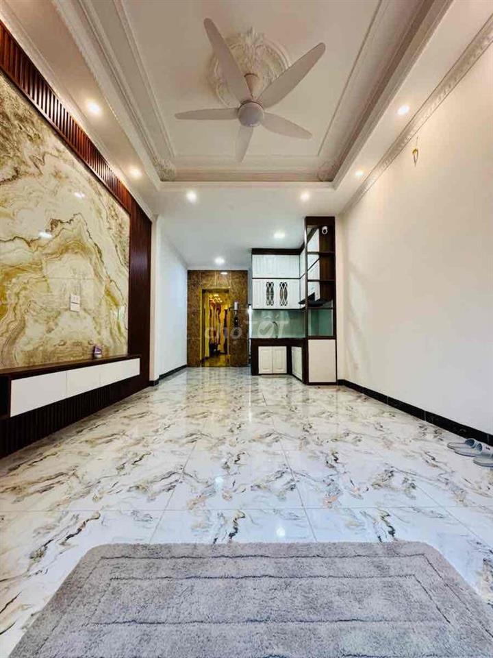 Rẻ Điên. Giáp Nhị lô góc ngõ thông kinh doanh 35m -3 ngủ , ba gác phi
