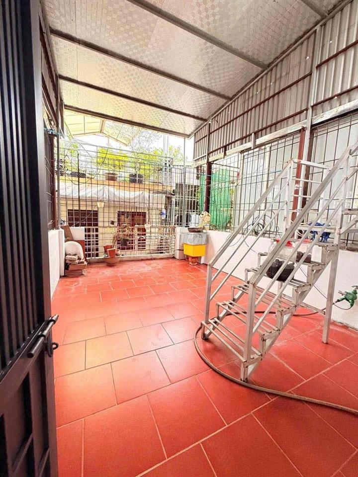 Rẻ Điên. Giáp Nhị lô góc ngõ thông kinh doanh 35m -3 ngủ , ba gác phi
