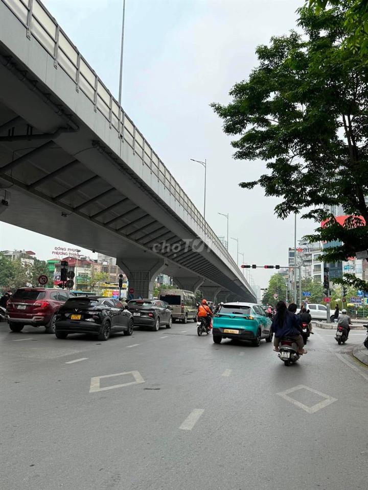 Cần Bán Nhà Phố Đại La, Hai Bà Trưng 35m2, 5 tầng, sổ đỏ chỉ hơn 7 tỷ