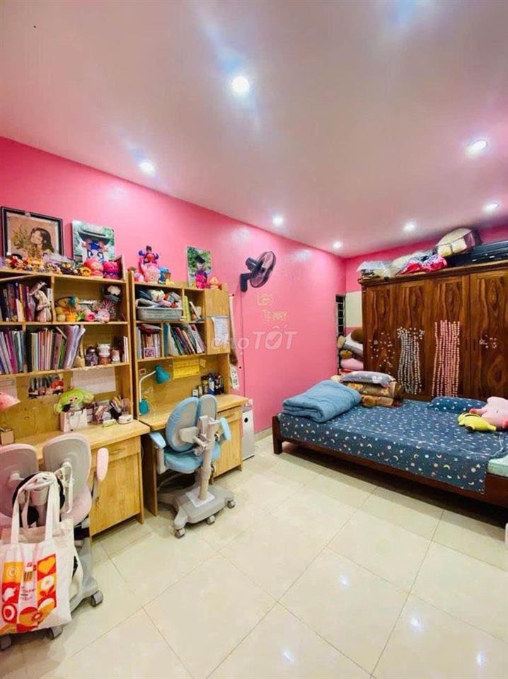 Cần Bán Nhà Phố Đại La, Hai Bà Trưng 35m2, 5 tầng, sổ đỏ chỉ hơn 7 tỷ