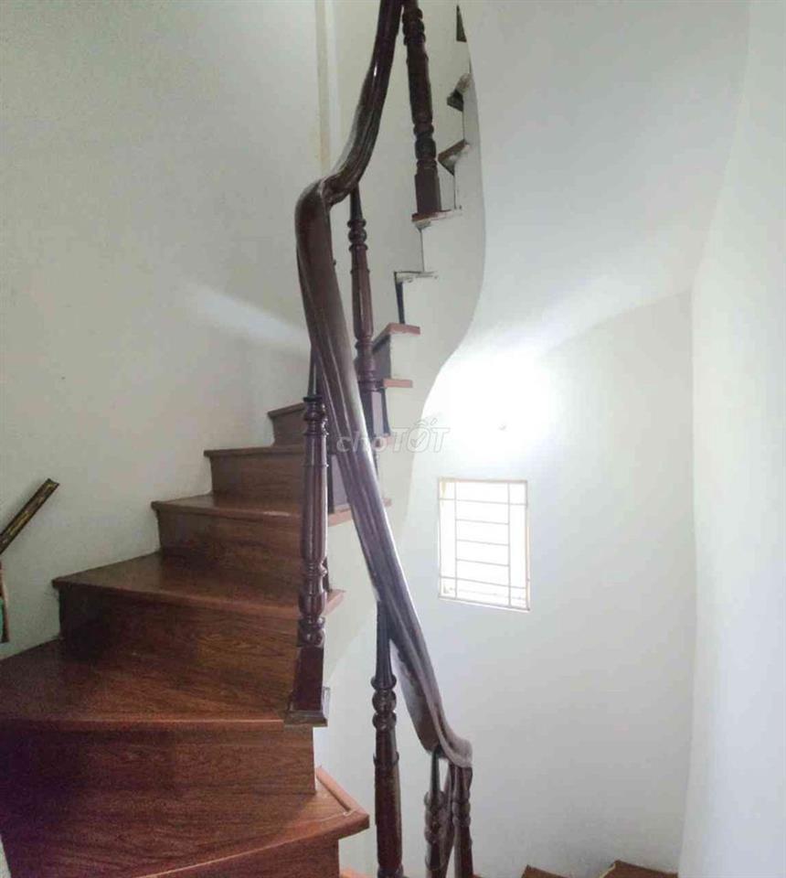 Bán Nhà Tân Mai, Hoàng Mai 27m2,5 tầng,sổ đỏ CC,nội thất chỉ hơn 6 tỷ