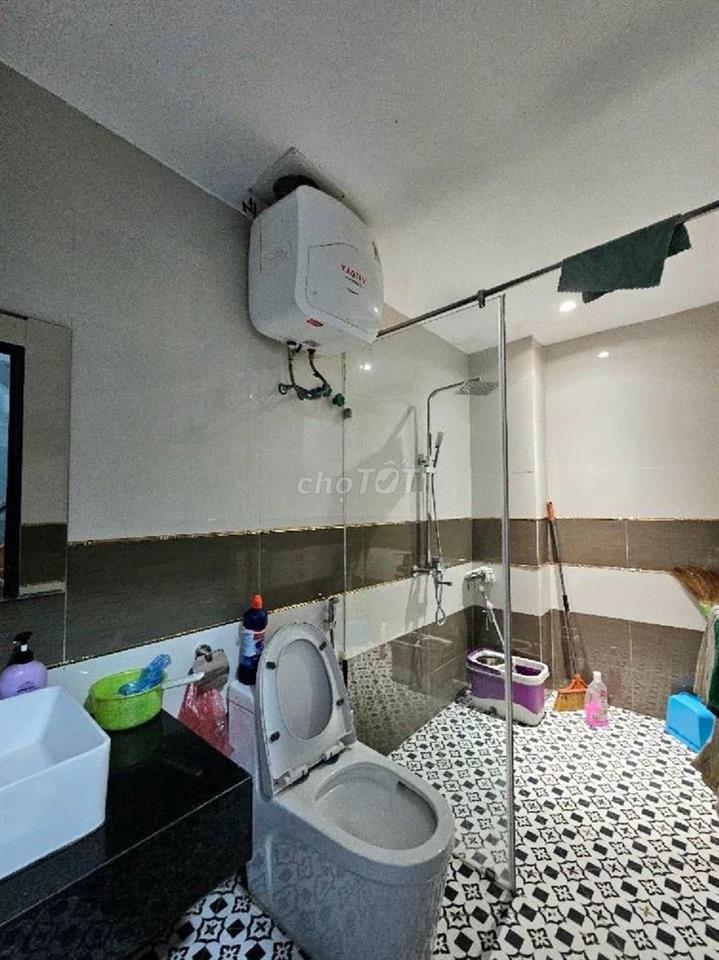 Bán nhà phố Tân Mai, Hoàng Mai  42m2, 5 tầng, sổ đỏ cc, chỉ hơn 8 tỷ
