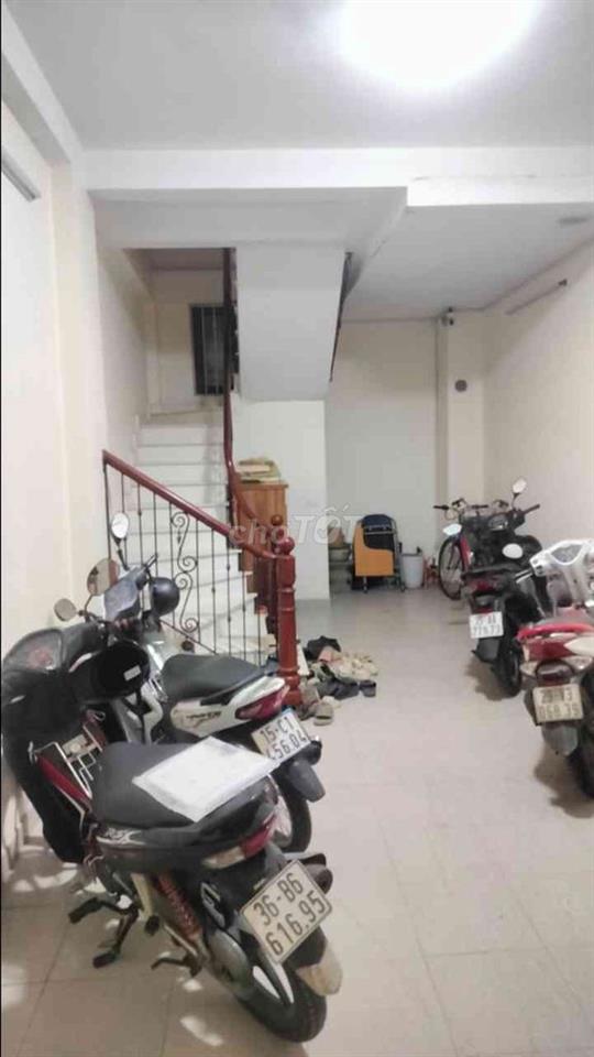 Gấp! Bán nhà phố Trương Định 37m2, 5 tầng, sổ đỏ, nở hậu chỉ 6,8 tỷ