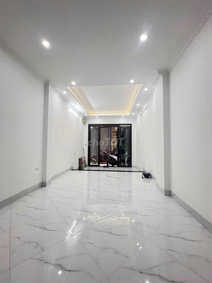 Bán Nhà Trương Định, Hoàng Mai 32m2, 6 tầng,thang máy, sổ đỏ chỉ 7,8tỷ