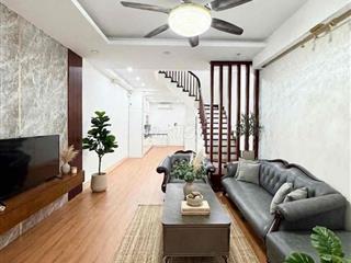 Nhà phân lô Lạc Trung-70m2 ,4 tầng-ô tô đỗ cửa vào nhà.