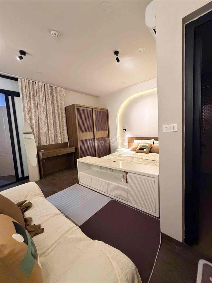 Bán nhà Mặt phố Trần Khát Chân-80m2, mặt tiền ,vỉa hè rộng .