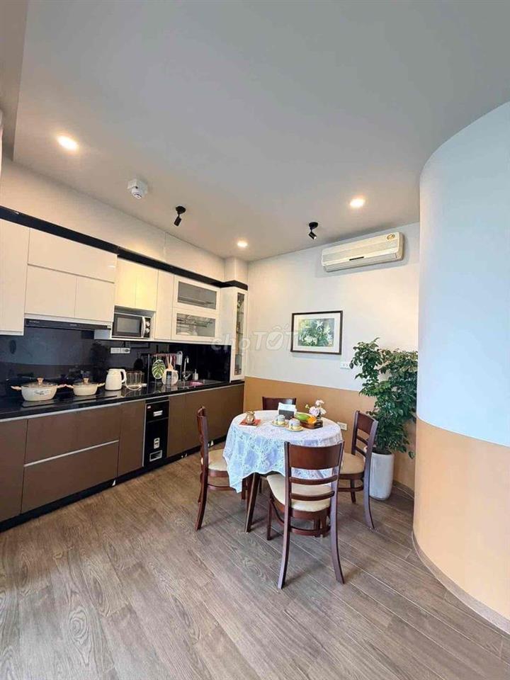 Bán nhà Mặt phố Trần Khát Chân-80m2, mặt tiền ,vỉa hè rộng .