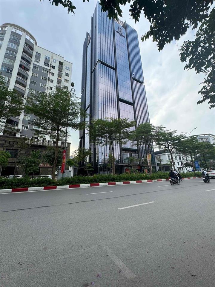 Cần bán toà nhà văn phòng 32 tầng mặt phố Trần Thái Tông