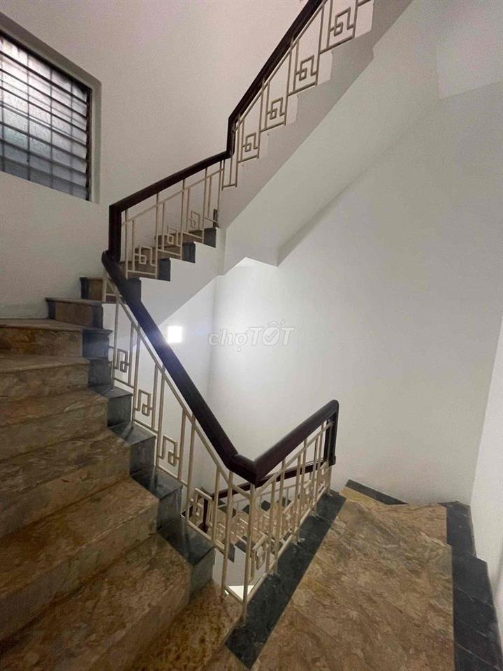 CHO THUÊ NHÀ Ô TÔ CÓ SÂN 65m2 TRƯỜNG CHINH 21tr