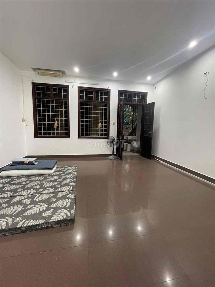 CHO THUÊ NHÀ Ô TÔ CÓ SÂN 65m2 TRƯỜNG CHINH 21tr