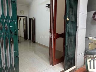 Cho thuê nhà nguyên căn, 2 mặt ngõ, rộng thoáng.