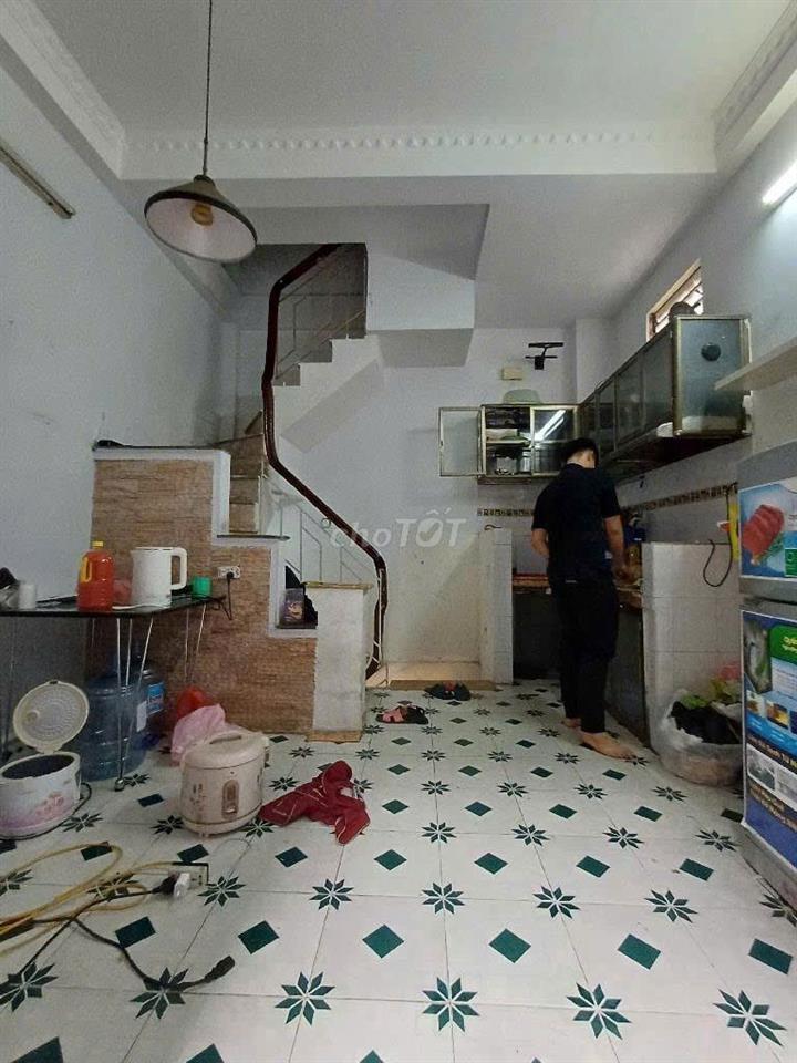 Cho thuê nhà 5 tầng ngõ chợ 8/3