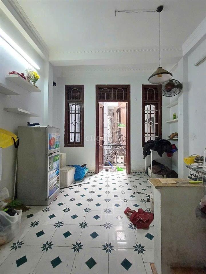 Cho thuê nhà 5 tầng ngõ chợ 8/3