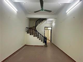 Nhà Trần Đại Nghĩa, ngõ oto, dt 65m2, 3 tầng