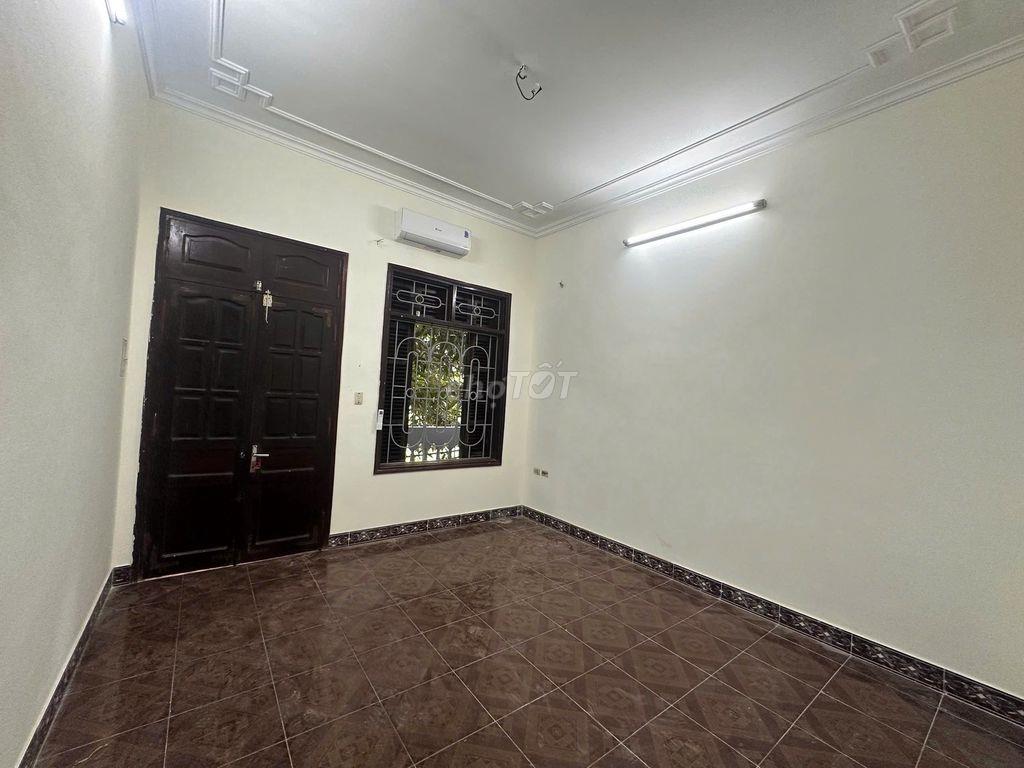 Nhà Trần Đại Nghĩa, ngõ oto, dt 65m2, 3 tầng