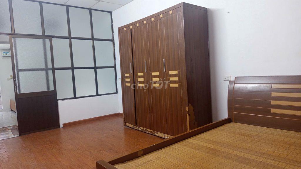 Cho thuê nhà 2 tầng gần BV Thanh Nhàn