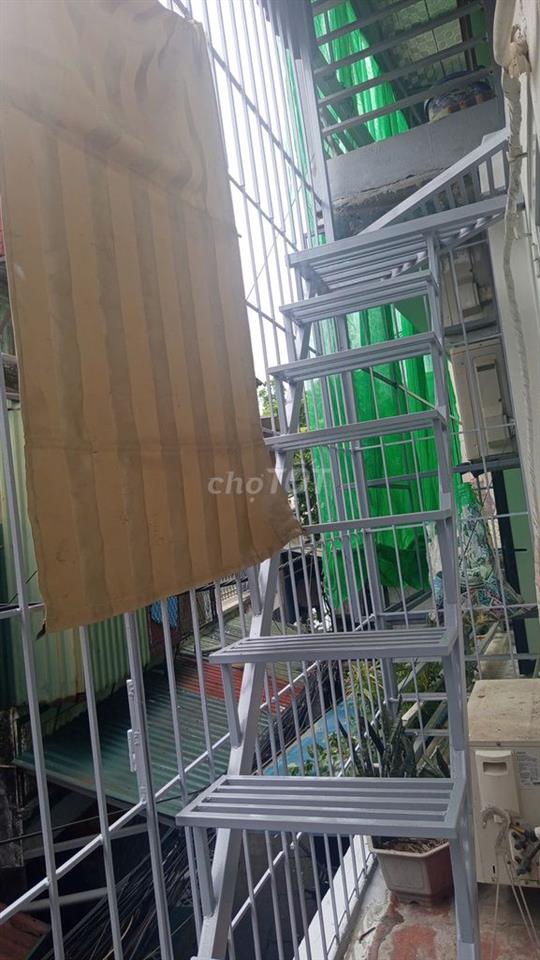 Cho thuê nhà 2 tầng gần BV Thanh Nhàn