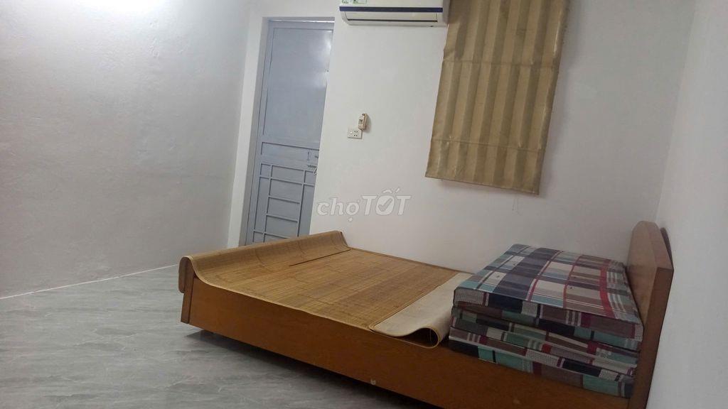 Cho thuê nhà 2 tầng gần BV Thanh Nhàn
