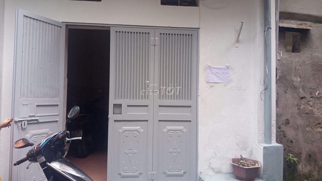 Cho thuê nhà 2 tầng gần BV Thanh Nhàn