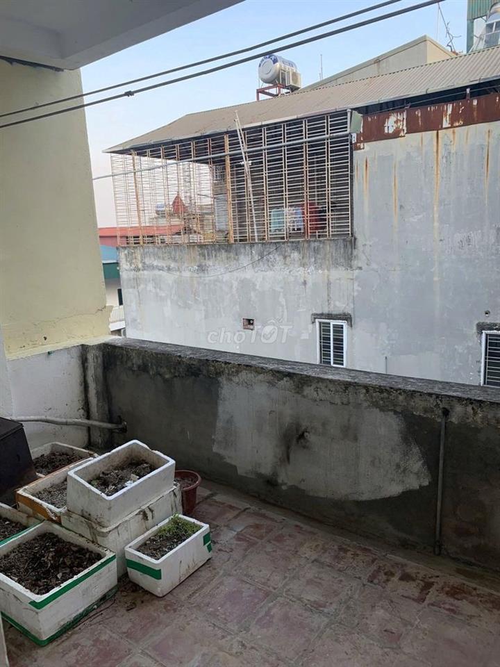 Chính chủ cho thuê nhà 4 tầng 2 ngủ, điện nước giá nhà nước , lâu dài