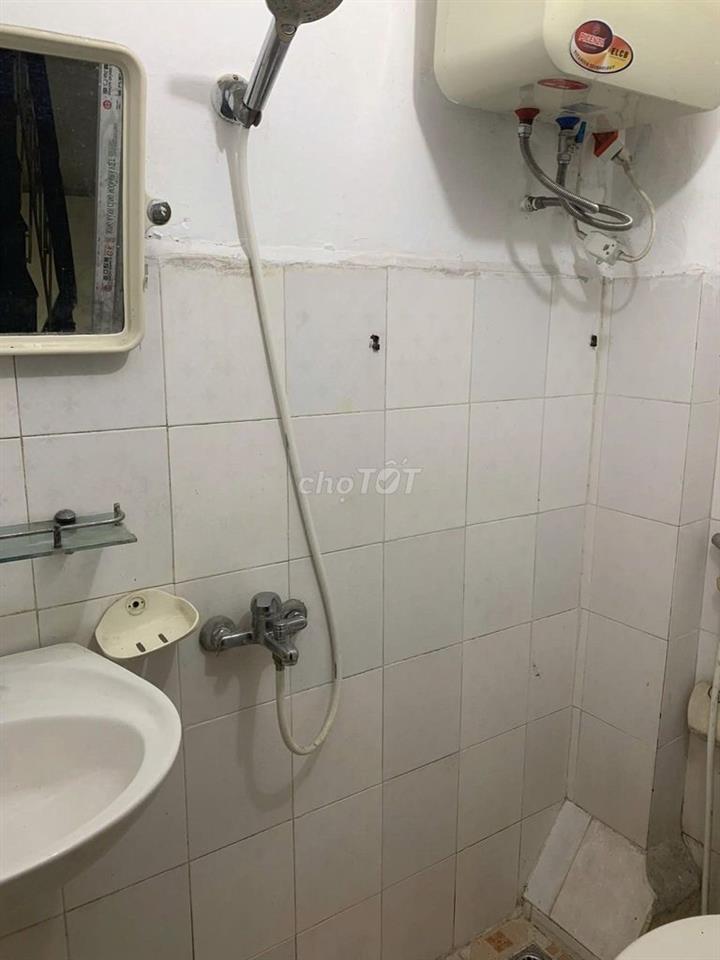 Chính chủ cho thuê nhà 4 tầng 2 ngủ, điện nước giá nhà nước , lâu dài