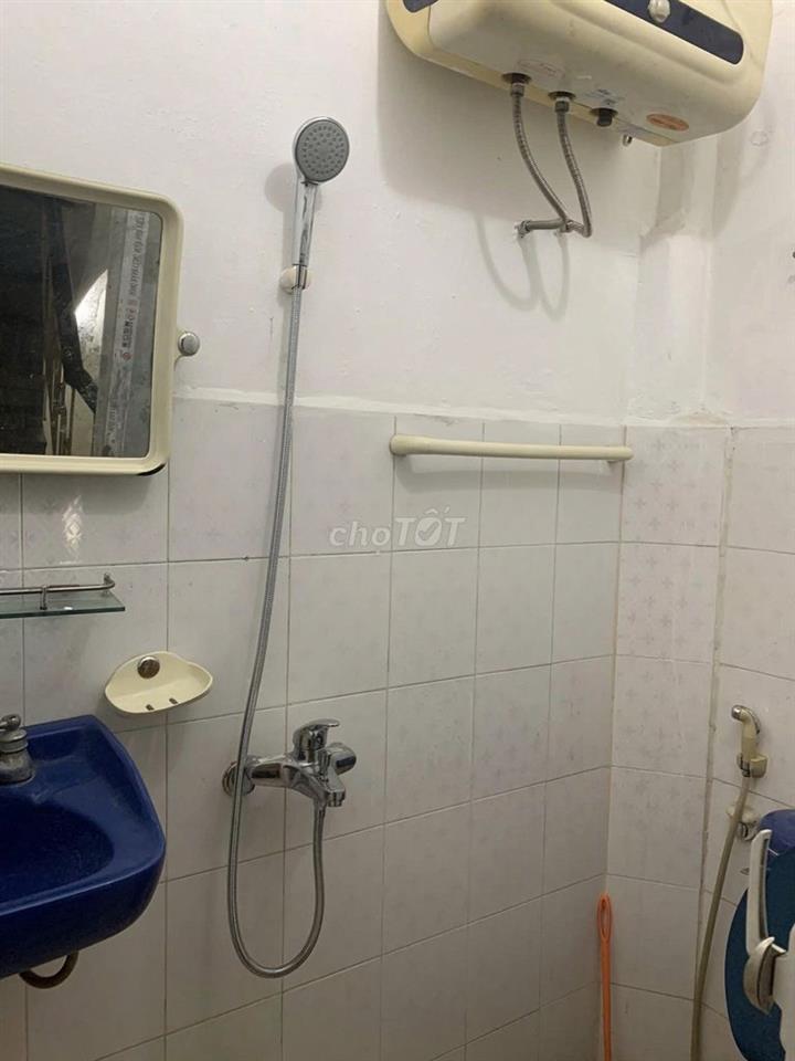 Chính chủ cho thuê nhà 4 tầng 2 ngủ, điện nước giá nhà nước , lâu dài