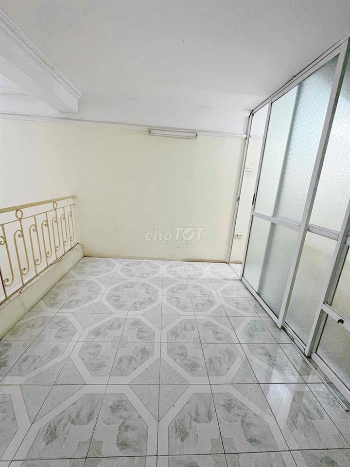 Cho thuê nhà ko chung chủ 2 tầng 1 gác điện nước giá dân