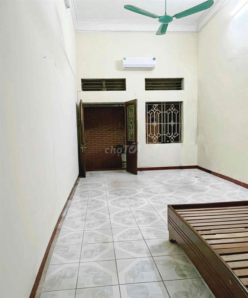 Cho thuê nhà ko chung chủ 2 tầng 1 gác điện nước giá dân
