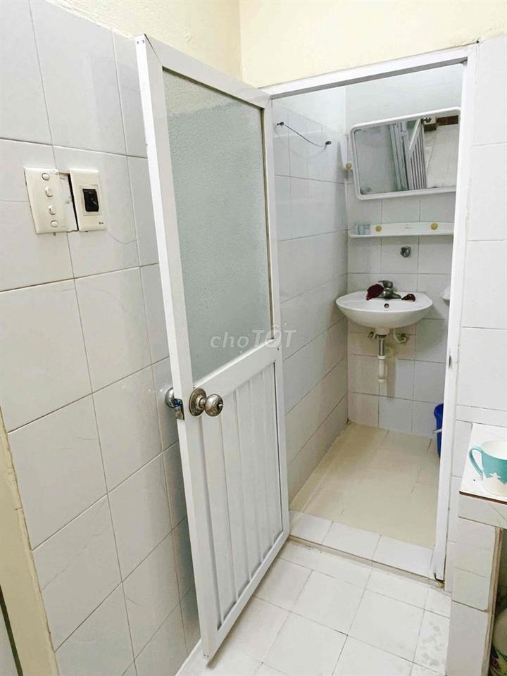 Cho thuê nhà ko chung chủ 2 tầng 1 gác điện nước giá dân