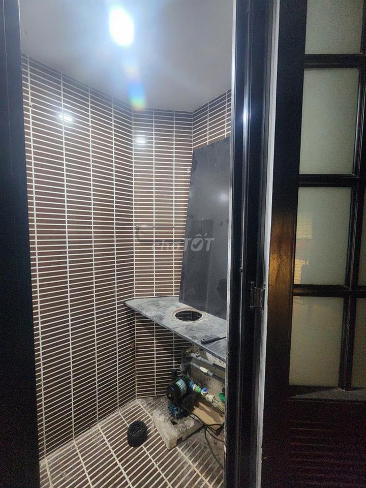 Cho thuê nhà phố Triệu Việt Vương